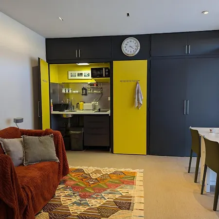 Avec Terrasse Privative, Animaux Admis - Fr-1-653-275